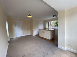 Kitchen Diner 2- click for photo gallery